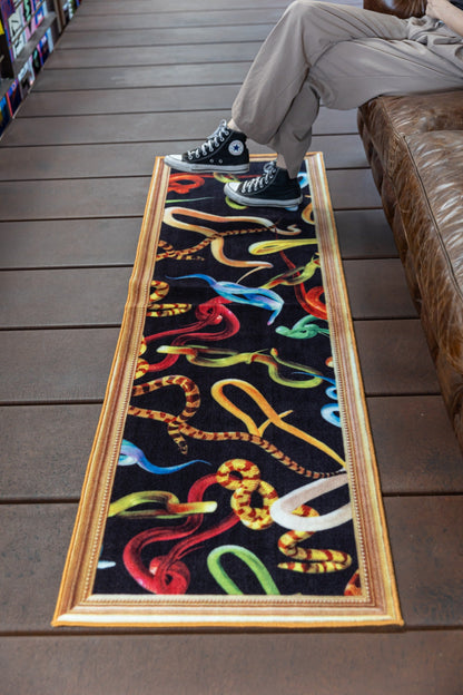 Tapis de cuisine Snakes de ToiletPaper - Seletti-vue 5-The Woods Gallery
