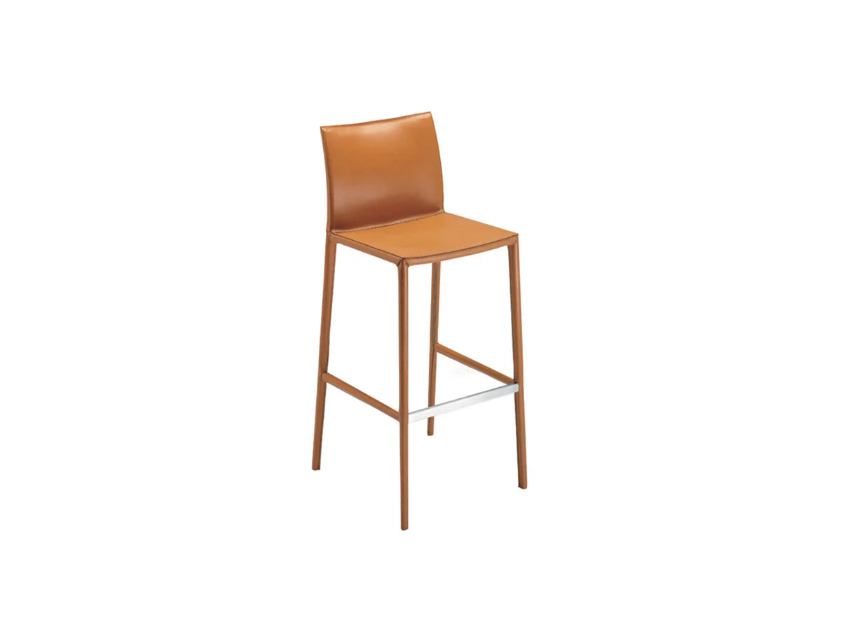 Tabouret Leo 2292 de Roberto Barbieri - Zanotta, cuir cognac, pieds gainés