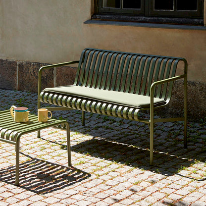 Coussin de banc Palissade Park de Ronan et Erwan Bouroullec - Hay-vue d’ambiance 4-The Woods Gallery