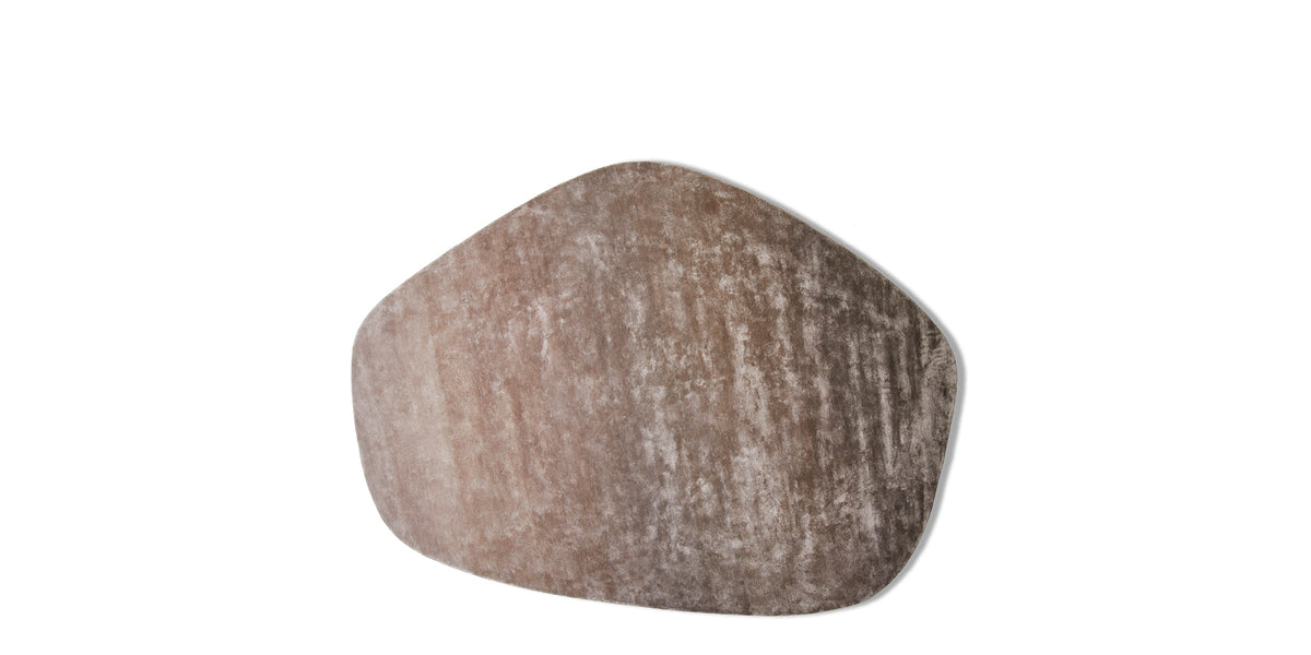 Tapis Aral en soie de bambou - Cassina-vue de face, tapis de forme libre brun nuancé-Cassina