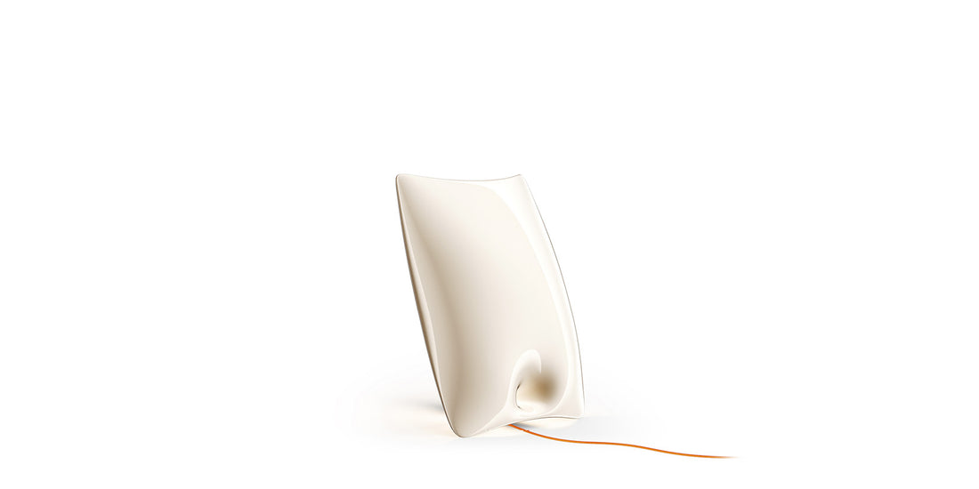 Lampe à poser Valor.S de Philippe Starck - Cassina-vue de trois quarts, céramique crème et câble orange-Cassina