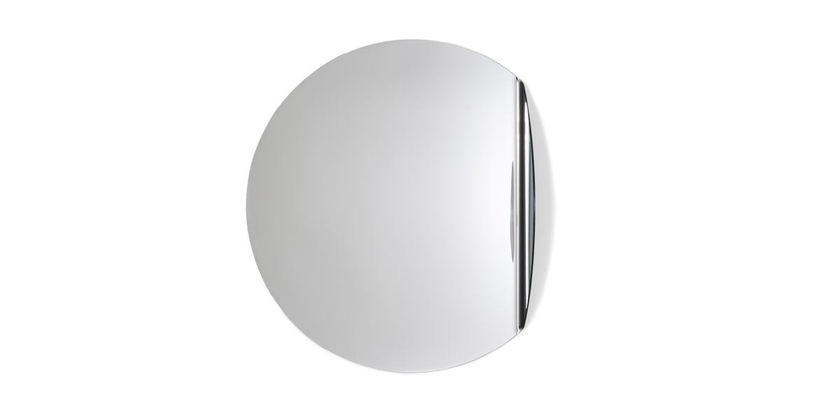 Miroir Gibbous de Michael Anastassiades - Cassina-miroir rond à fente latérale chromée, vue de face-Cassina