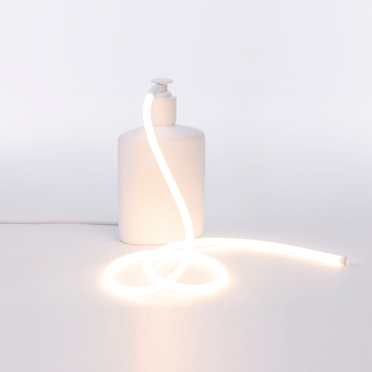 Lampe Daily Glow Soap de Alessandro Zambelli - Seletti-vue 3-The Woods Gallery