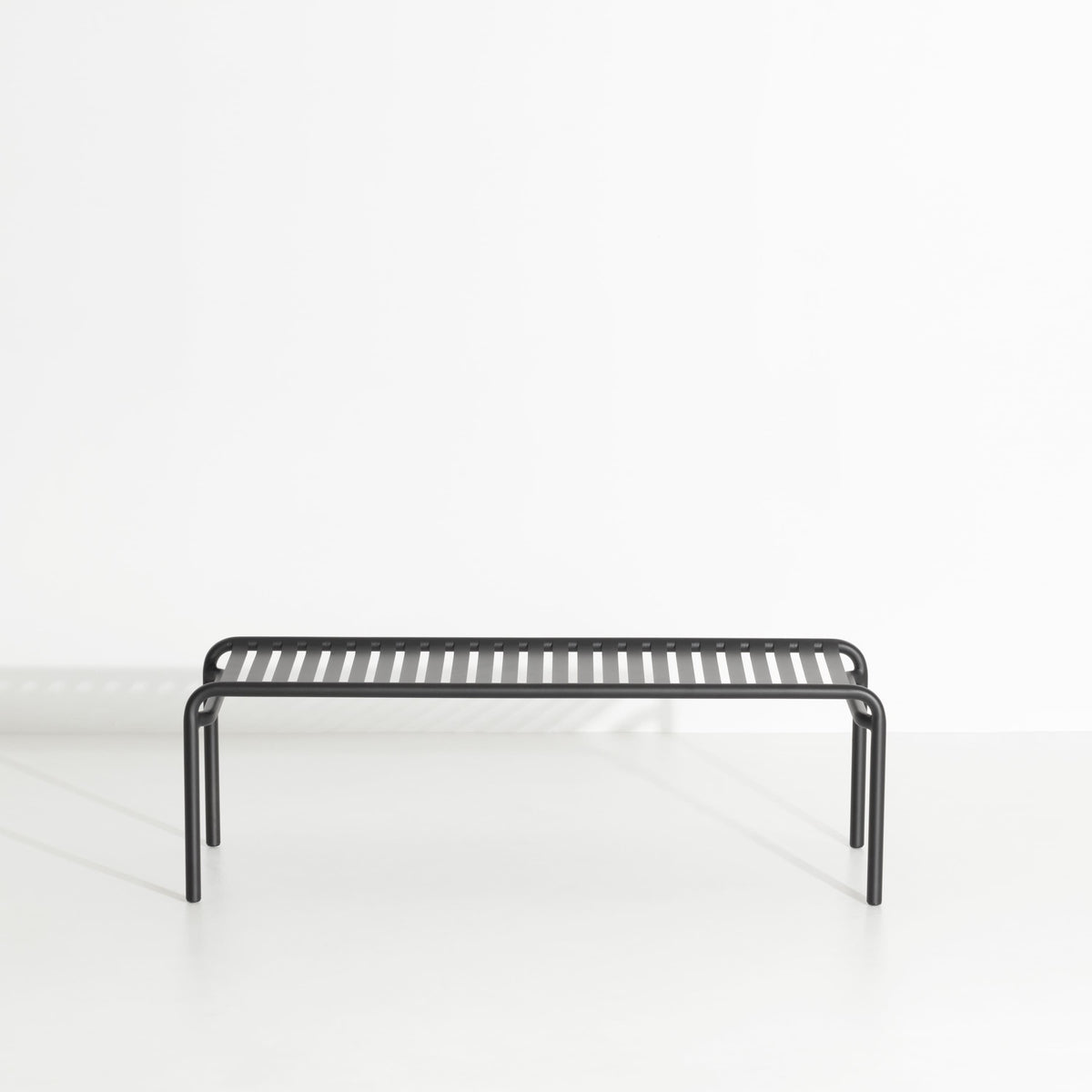 Table basse longue Week-End de Studio Brichet-Ziegler - Petite Friture-Noir-The Woods Gallery