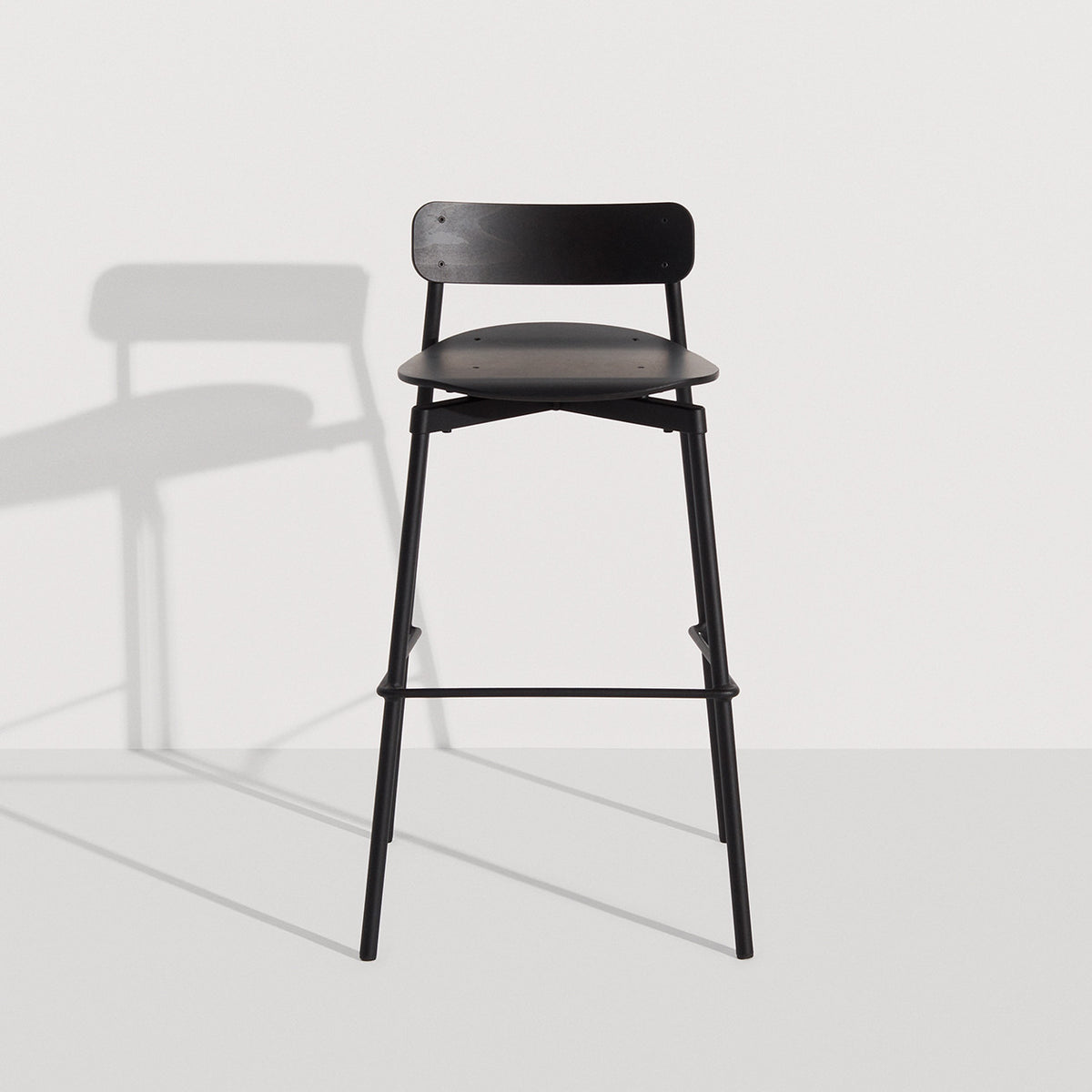 Tabouret de bar 75 cm Fromme Bois de Tom Chung - Petite Friture-Noir-The Woods Gallery