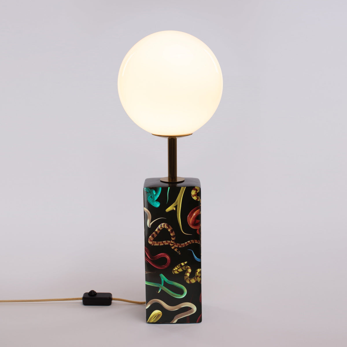 Lampe à poser Snakes de ToiletPaper - Seletti-vue 2-The Woods Gallery