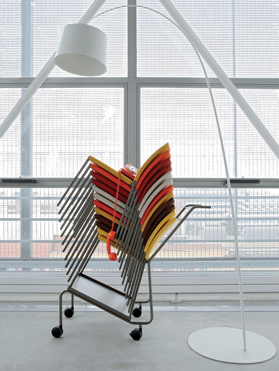 Chaise empilable Talia 2080 de Roberto Barbieri - Zanotta, vue 1 - Zanotta