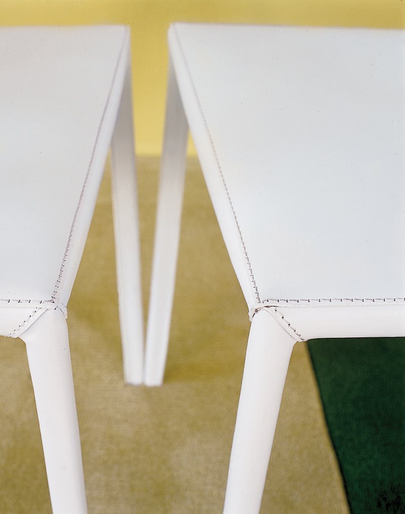Chaise Lea 2083 de Roberto Barbieri - Zanotta, vue 3