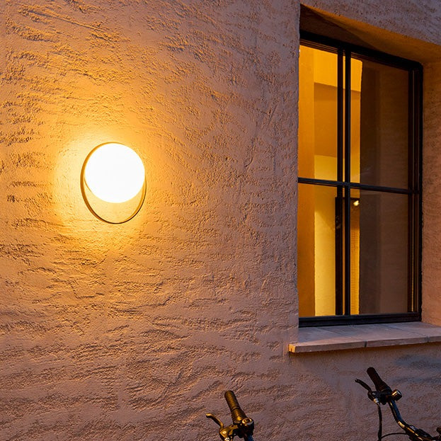 Applique murale Circ - Estiluz-Noir utilisation intérieure-The Woods Gallery