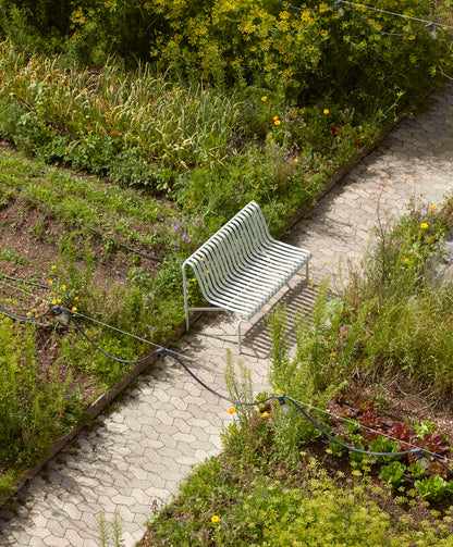 Banc Palissade Dining sans accoudoir - Hay-en situation 2-The Woods Gallery