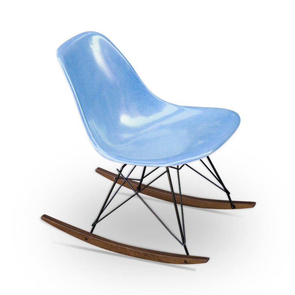 Chaise DSW Baby Blue de Charles & Ray Eames - Herman Miller - Vintage-Baby blue-RAR - Piètement Rocking chair Noir/Noyer-The Woods Gallery