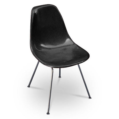 Chaise DSW Black de Charles &amp; Ray Eames - Herman Miller - Vintage-DSX - Piètement Base H-The Woods Gallery
