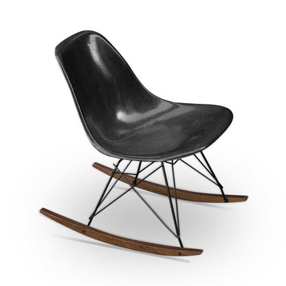 Chaise DSW Black de Charles &amp; Ray Eames - Herman Miller - Vintage-RAR - Piètement Rocking chair Noir/Noyer-The Woods Gallery