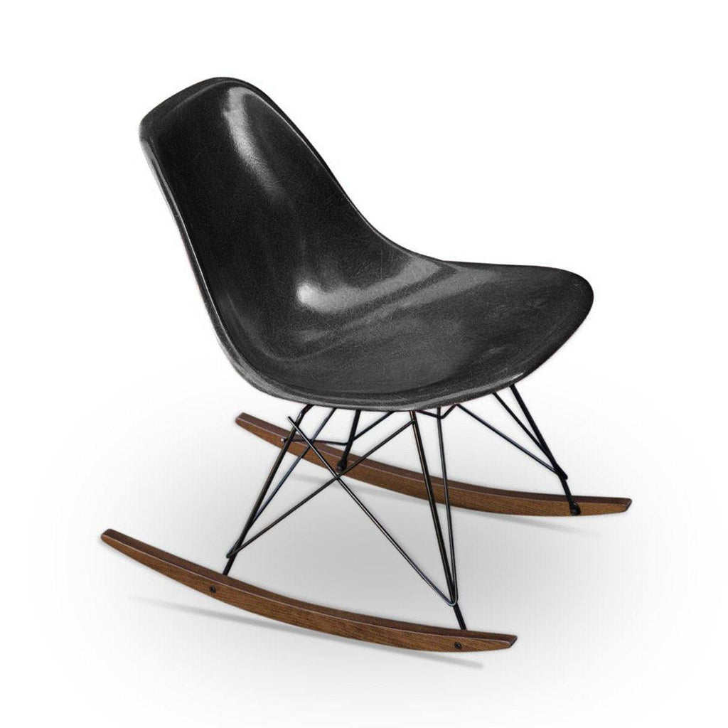 Chaise DSW Black de Charles & Ray Eames - Herman Miller - Vintage-RAR - Piètement Rocking chair Noir/Noyer-The Woods Gallery