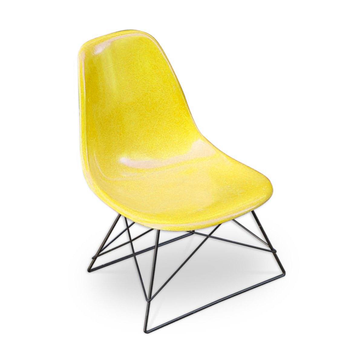 Chaise DSW Bright Yellow de Charles &amp; Ray Eames - Herman Miller - Vintage-Piètement Low Rod Base Noir-The Woods Gallery