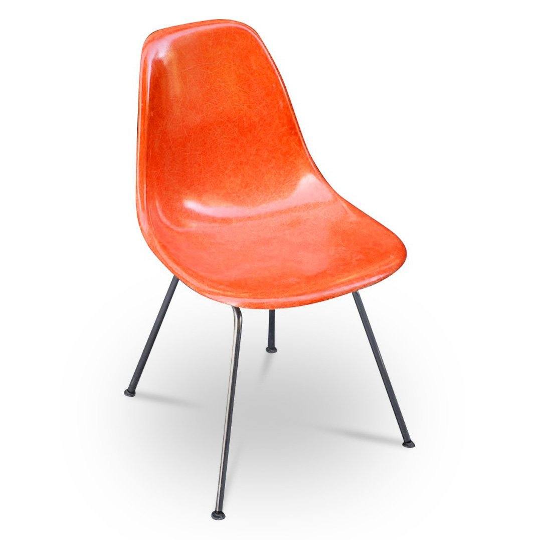 Chaise DSW Orange de Charles &amp; Ray Eames - Herman Miller - Vintage-DSX - Piètement Base H-The Woods Gallery