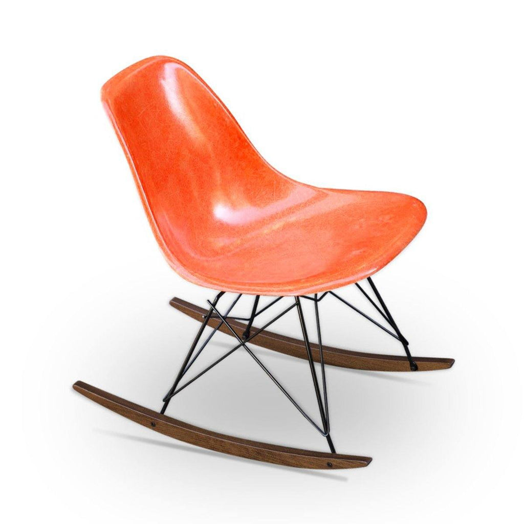 Chaise DSW Orange de Charles & Ray Eames - Herman Miller - Vintage-RAR - Piètement Rocking chair Noir/Noyer-The Woods Gallery