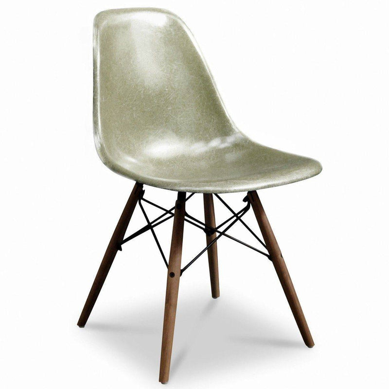 Chaise DSW Raw Umber de Charles & Ray Eames - Herman Miller - Vintage-DSW - Piètement Base Dowel Noyer-The Woods Gallery