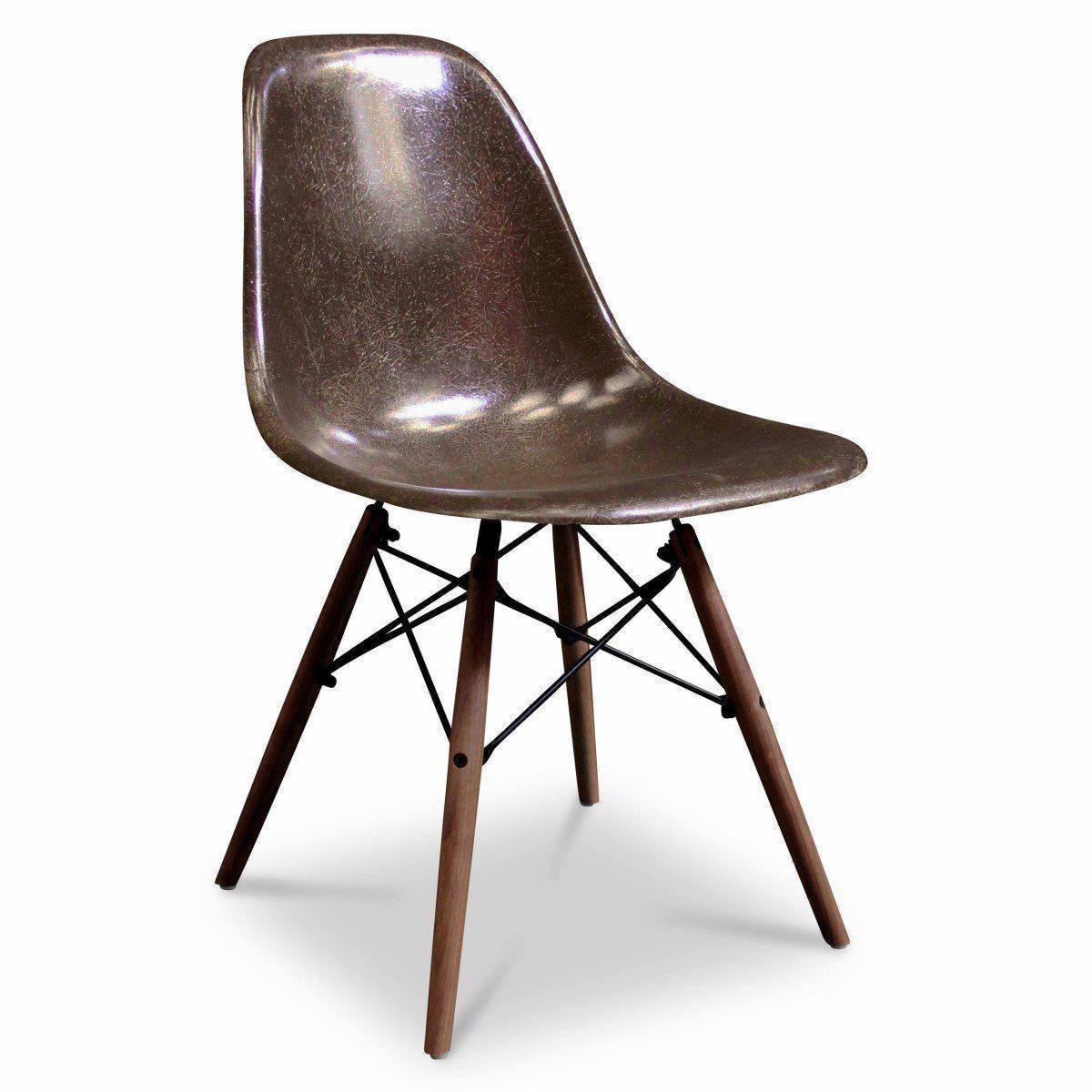Chaise DSW Seal Brown de Charles &amp; Ray Eames - Herman Miller - Vintage-DSW - Piètement Base Dowel Noyer-The Woods Gallery