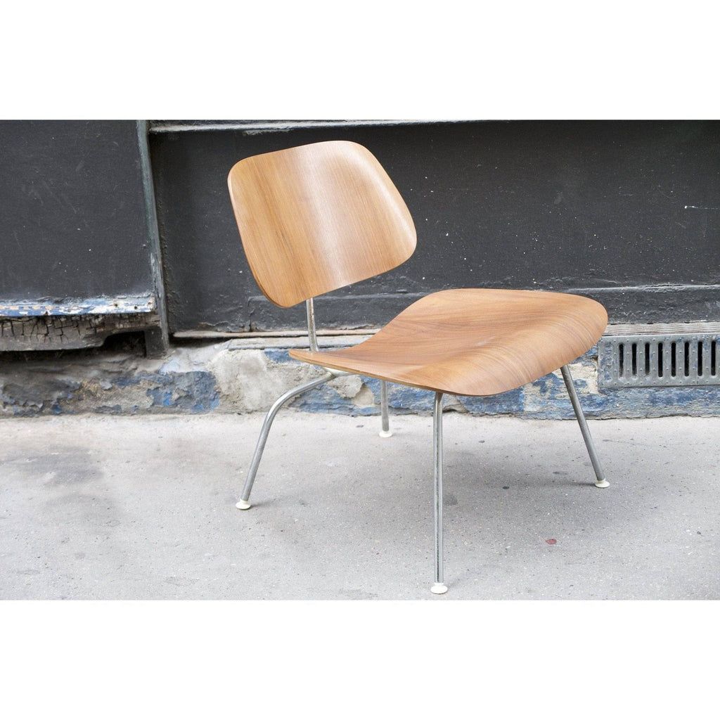 Chaise LCM en noyer de Charles & Ray Eames - Herman Miller - Vintage-The Woods Gallery