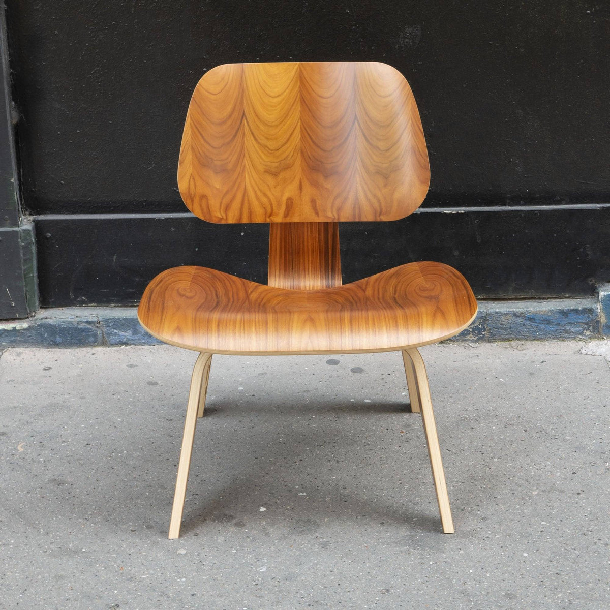 Chaise LCW en Palissandre de Santos de Charles &amp; Ray Eames - Herman Miller - Vintage-The Woods Gallery