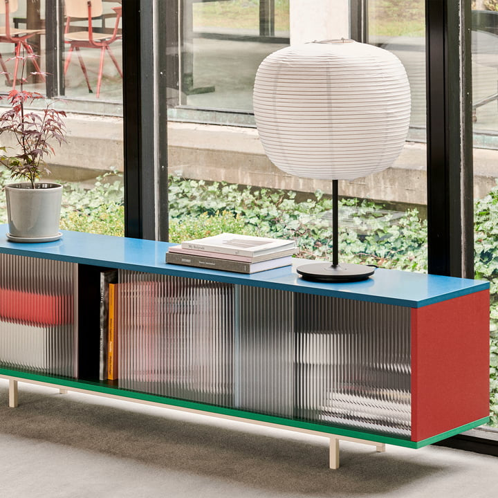 Enfilade Colour Cabinet L - Hay-en situation devant une baie vitrée-The Woods Gallery
