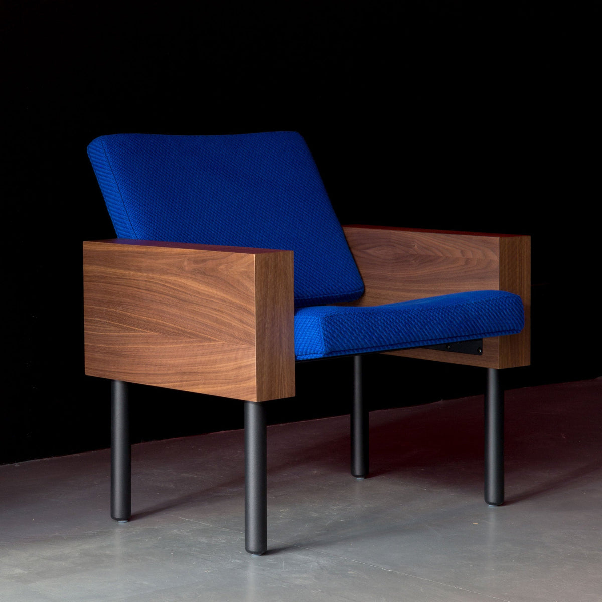 Fauteuil "BLOCK" de Jonas Lutz - La Chance-Tissus Lelièvre - Tress Roy-The Woods Gallery
