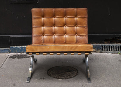 Fauteuil Barcelona Cognac de Mies Van Der Rohe - Knoll - Vintage-The Woods Gallery