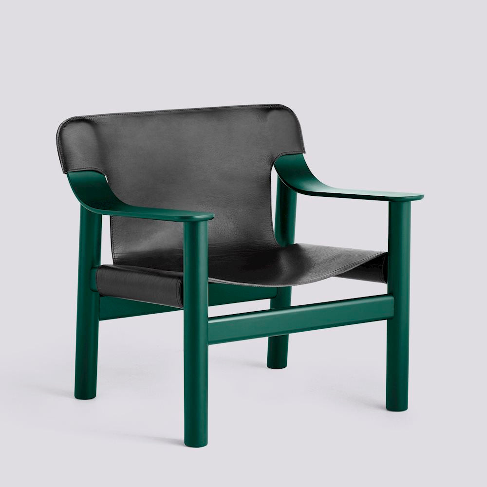 Fauteuil Bernard par Shane Schneck - Hay-Noir Pieds Vert-The Woods Gallery