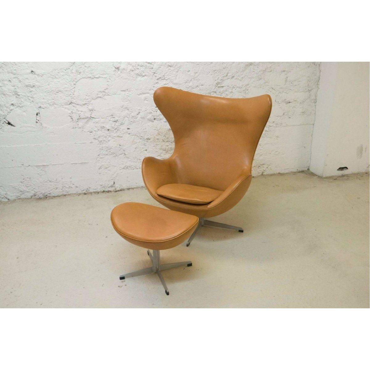 Fauteuil pivotant Egg Chair et Ottoman de Arne Jacobsen - Fritz Hansen - Vintage-The Woods Gallery