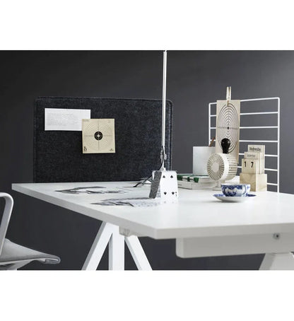 Grille en métal pour bureau - String Furniture-The Woods Gallery