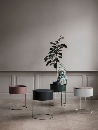 Jardinière Plant Box Round de Trine Andersen - Ferm Living-Noir-The Woods Gallery