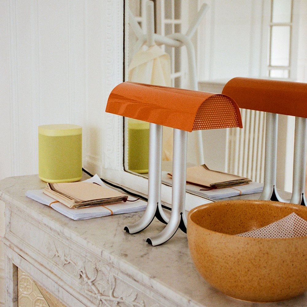 Lampe de table Anagram - Hay-Blanc-The Woods Gallery