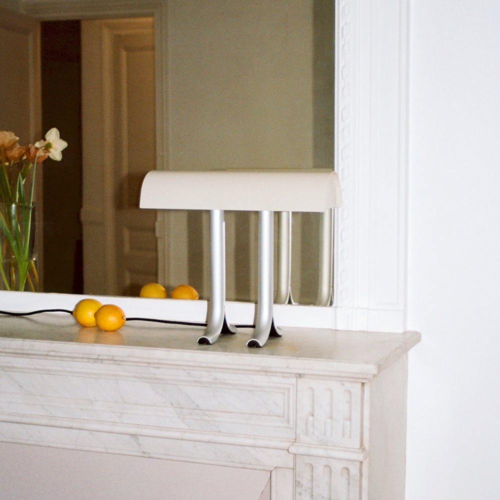 Lampe de table Anagram - Hay-Blanc-The Woods Gallery