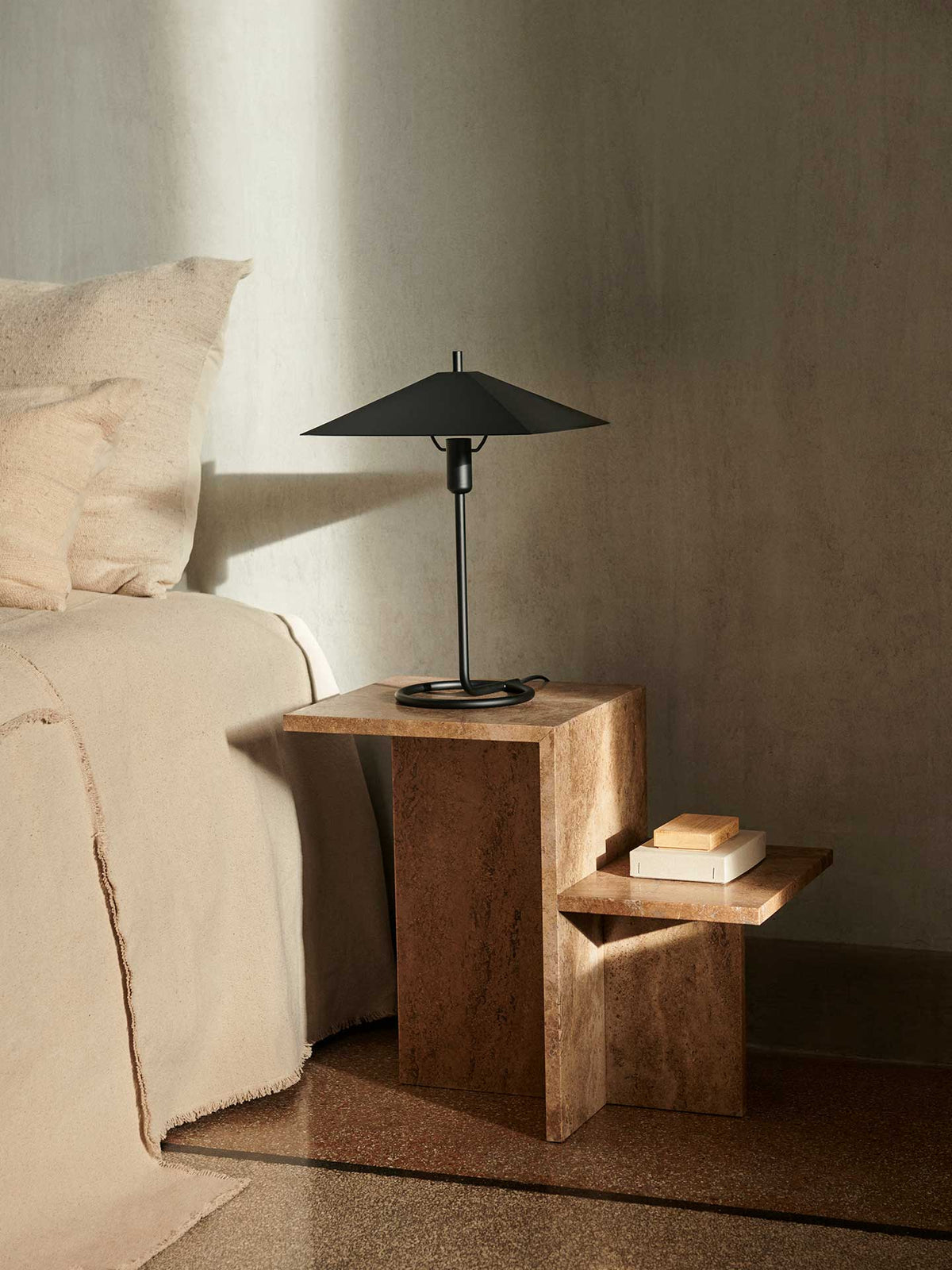 Lampe de table Filo - Ferm Living-Noir-The Woods Gallery