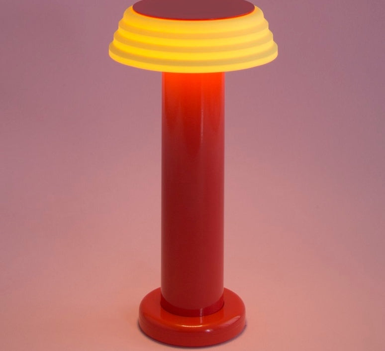Lampe de table PL1 - George Sowden-Rouge et Jaune-The Woods Gallery