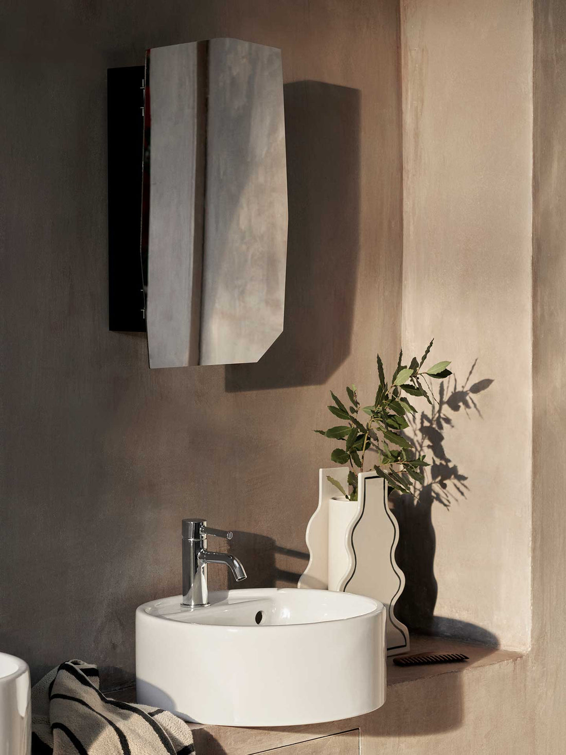 Meuble miroir Shard - Ferm Living-The Woods Gallery