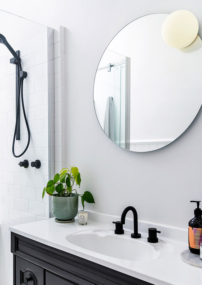 Miroir avec applique lumineuse Circ - Estiluz-Ø70 cm-Gris Fumé-The Woods Gallery