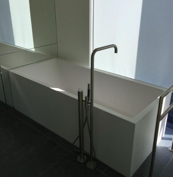 Mitigeur pour baignoire au sol en inox FS1 - VOLA-The Woods Gallery