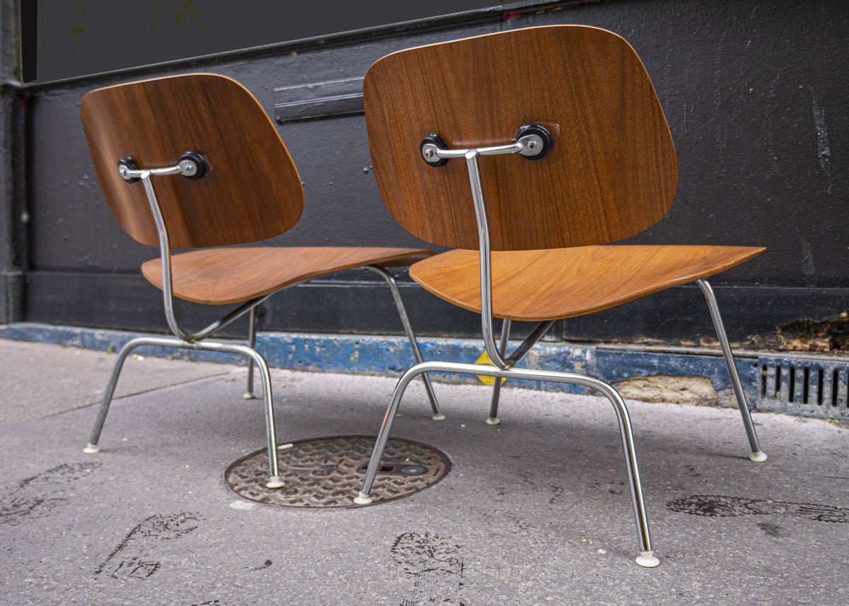 Paire de chaise LCM en noyer de Charles &amp; Ray Eames - Herman Miller - Vintage-The Woods Gallery