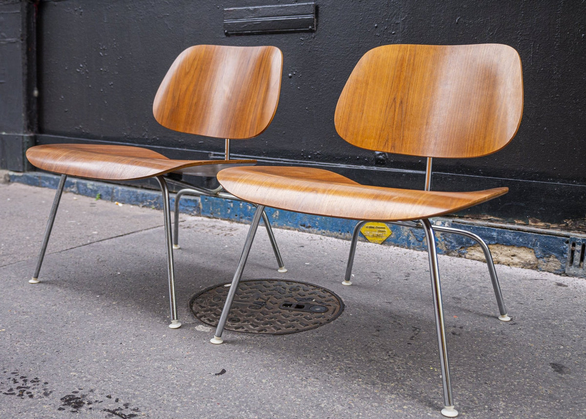 Paire de chaise LCM en noyer de Charles &amp; Ray Eames - Herman Miller - Vintage-The Woods Gallery