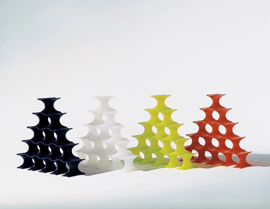 Porte bouteille Infinity de Ron Arad - Kartell-Orange-The Woods Gallery