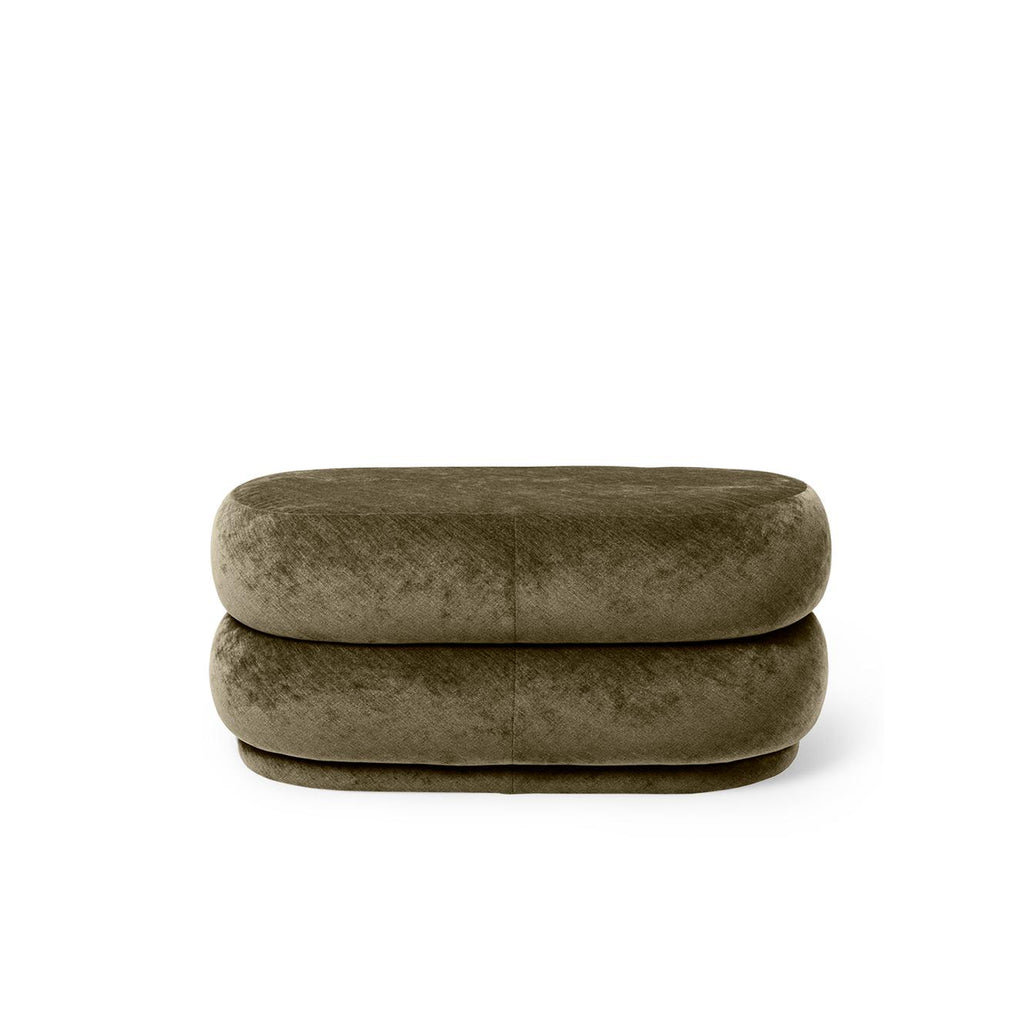 Pouf Ovale Faded Velvet de Trine Andersen - Ferm Living-Velours Beige-The Woods Gallery