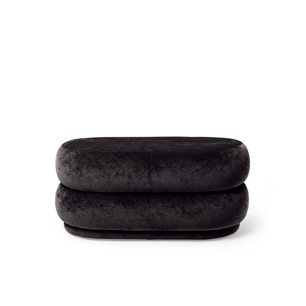 Pouf Ovale Faded Velvet de Trine Andersen - Ferm Living-Velours Beige-The Woods Gallery
