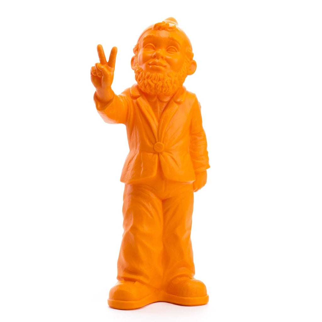 Sculpture Victory de Ottmar Hörl - Nain de jardin - Victoire-argent-Sans Signature-The Woods Gallery