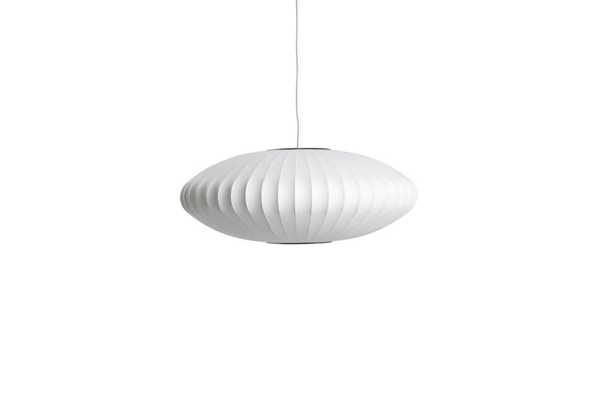 Suspension "Saucer Bubble Pendant" de George Nelson - Hay-suspension vue de trois quarts sur fond blanc-The Woods Gallery