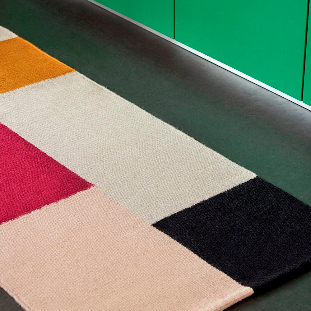 Tapis Ethan Cook Flat Works 80 x 250 cm - Hay-Bleu - Rouge - Blanc-The Woods Gallery