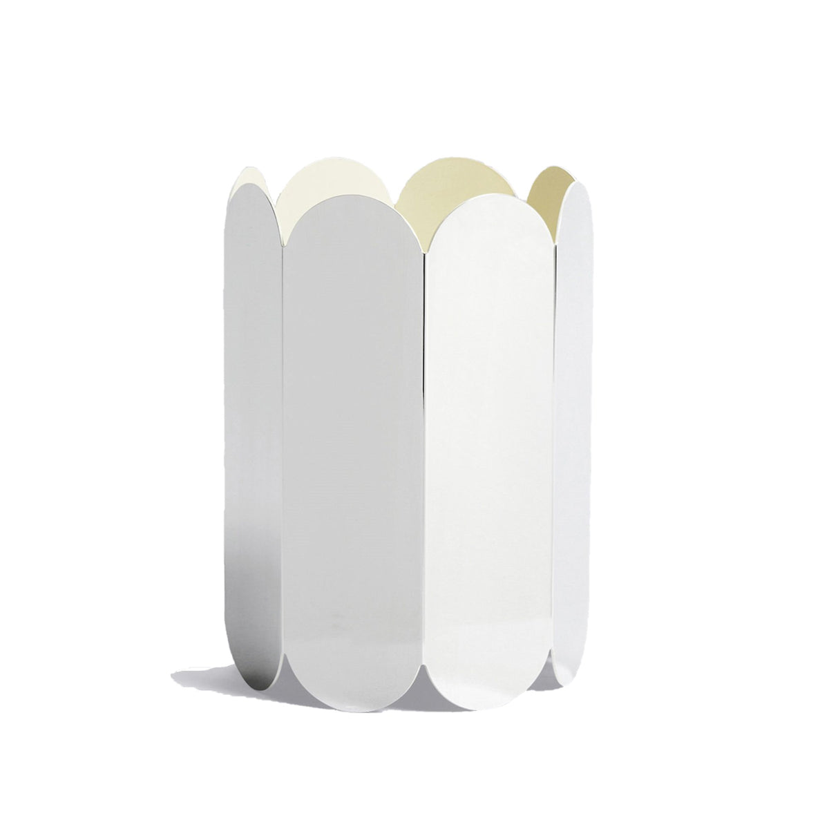 Vase Arcs - Hay-vue de trois quarts sur fond blanc-The Woods Gallery