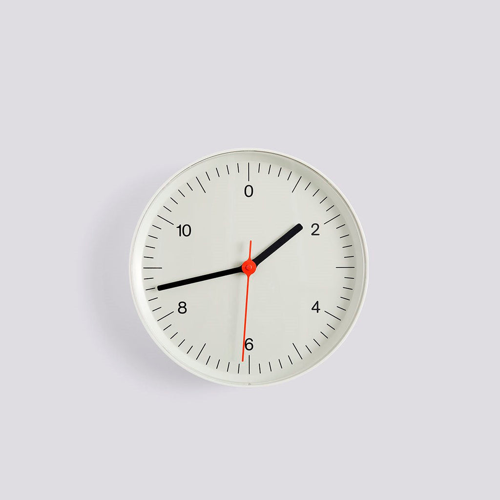 Wall Clock horloge de Jasper Morrison - Hay-Blanc-The Woods Gallery